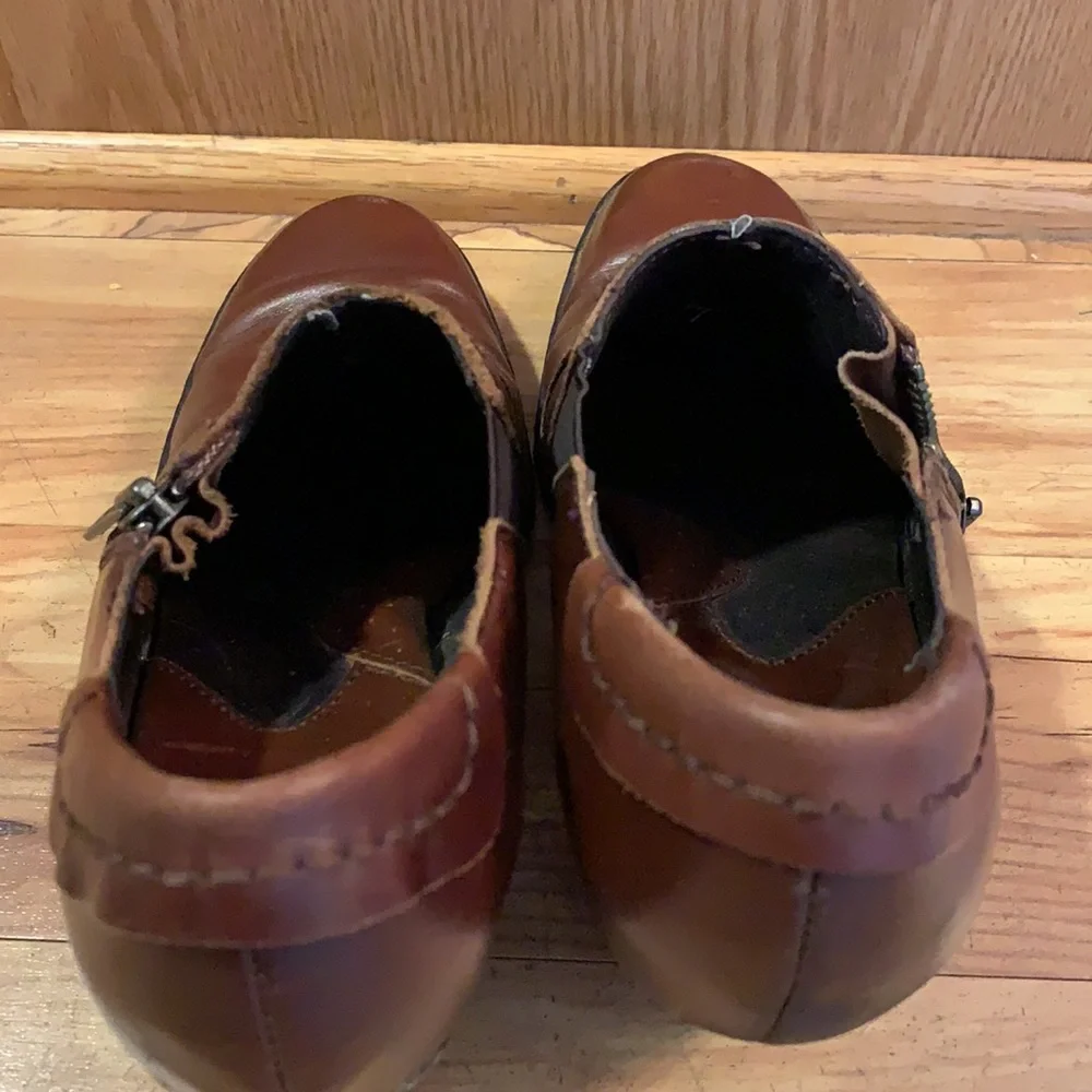 BORN cognac brown leather 37 6.5 side zip shooties ankle boots heel booties VGUC
